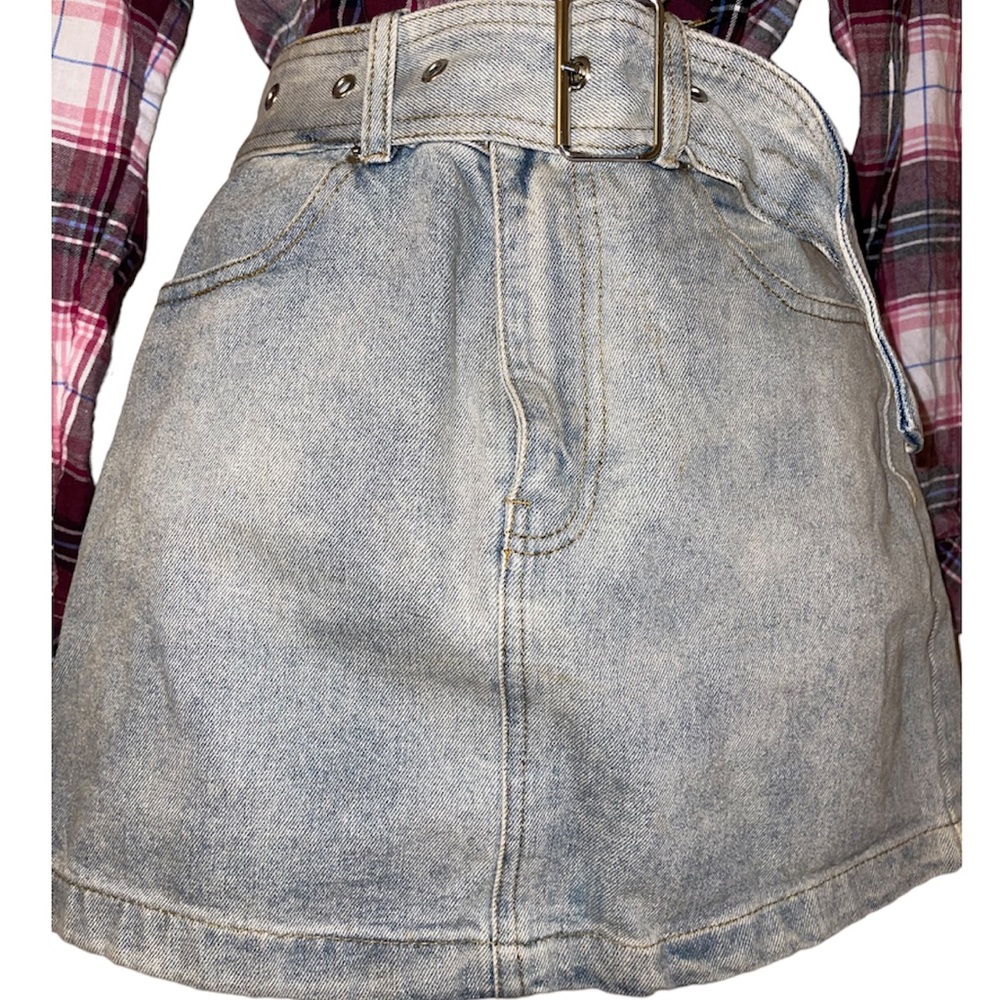 Jean mini skirt with belt